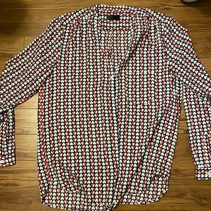 Women’s v neck button down heart blouse